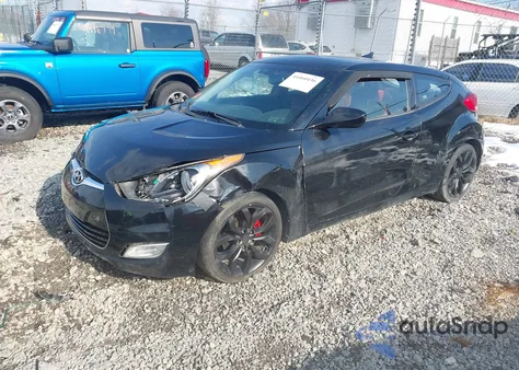 2012 Hyundai Veloster Base W/Red/Black z USA, uszkodzony, nr VIN KMHTC6AD6CU066117